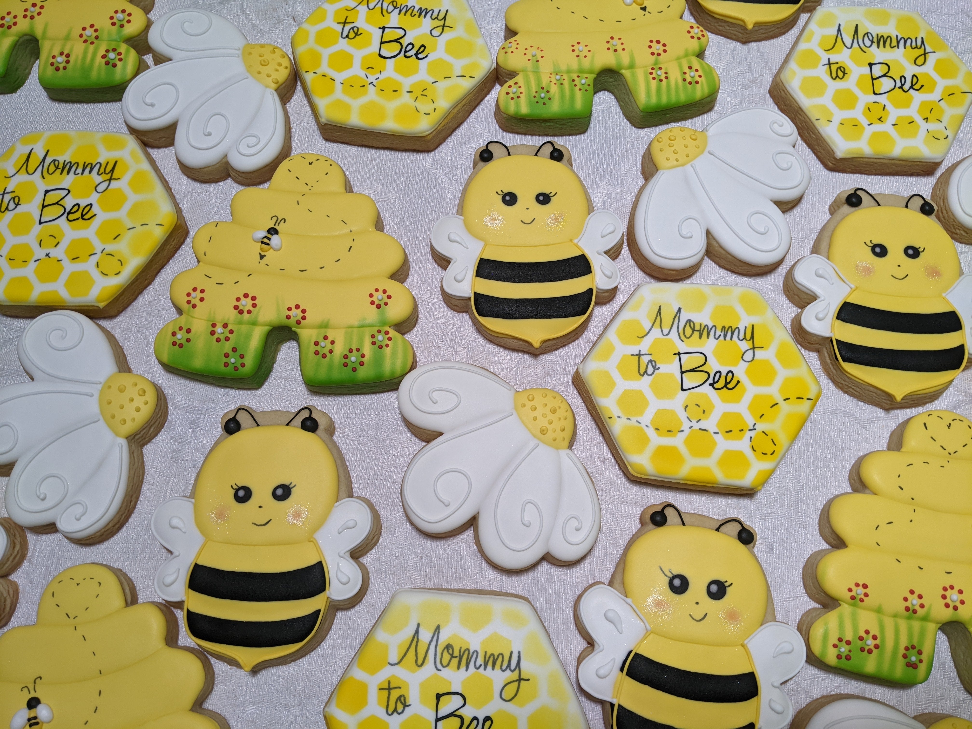 Bumble Bee Decorative Sugars - 12ct, Asstd. — SprinkleDeco