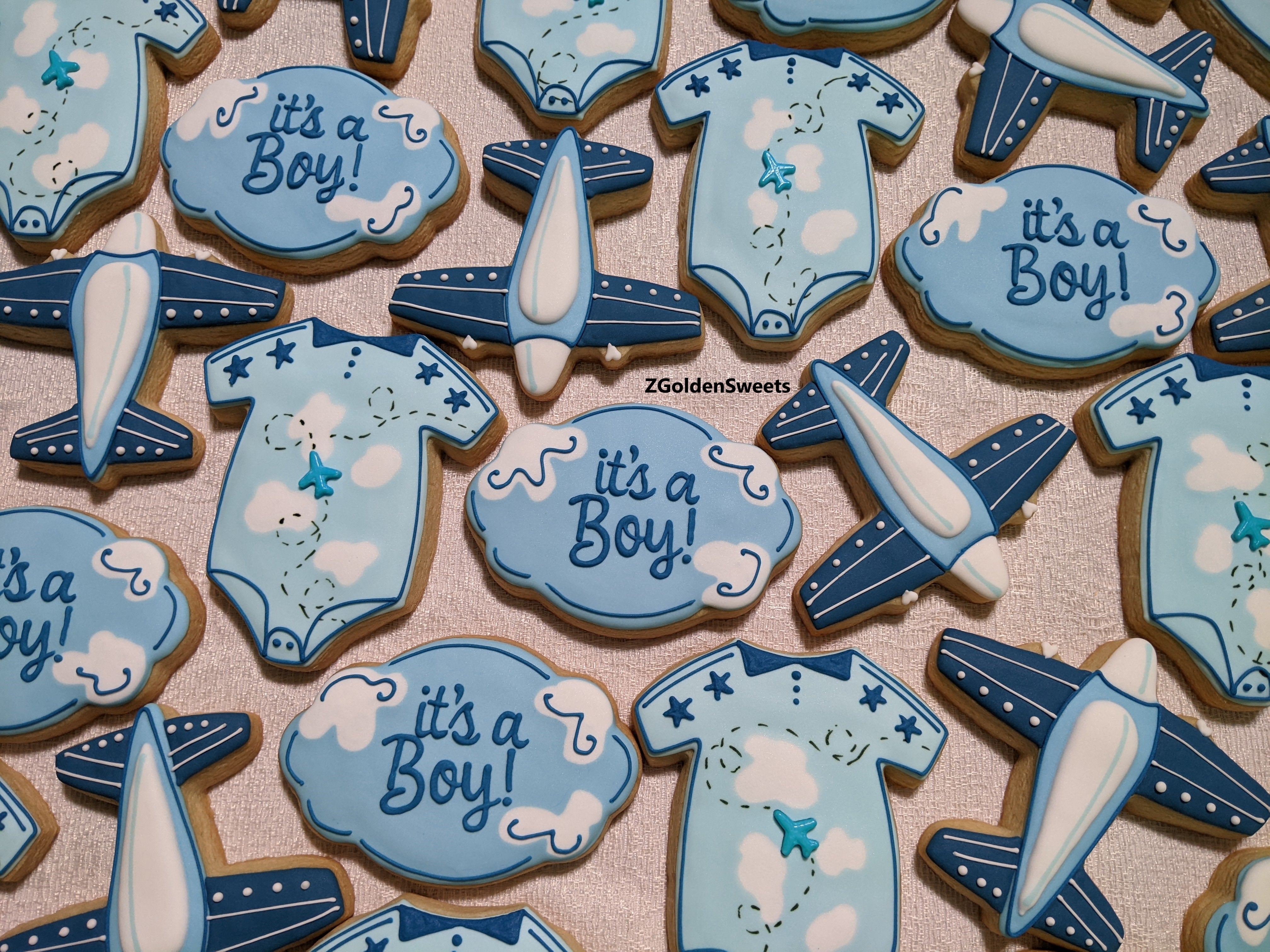 24 It's a boy message baby shower cookie