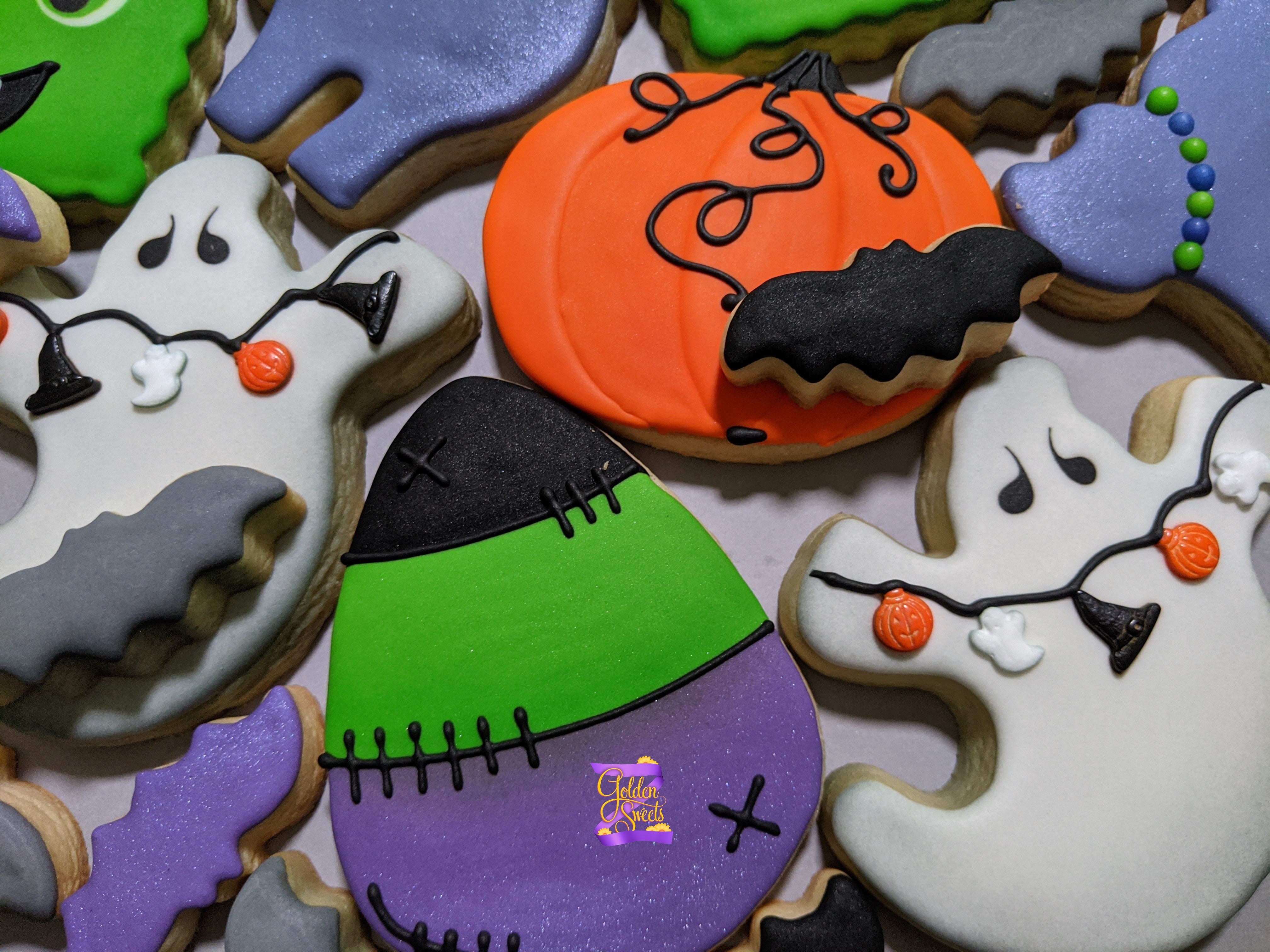 Halloween Celebration 24 Decorated Cookies